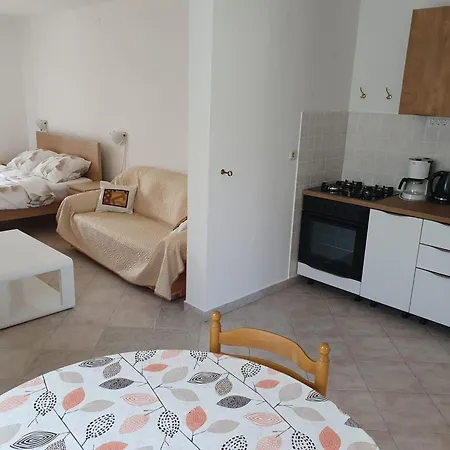 Mit Blick Auf Wasser By Interhome