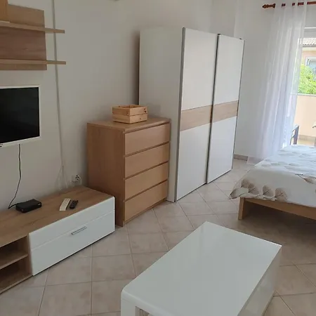 Mit Blick Auf Wasser By Interhome