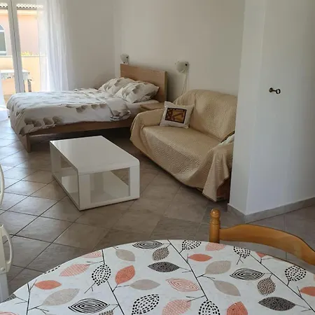 Mit Blick Auf Wasser By Interhome