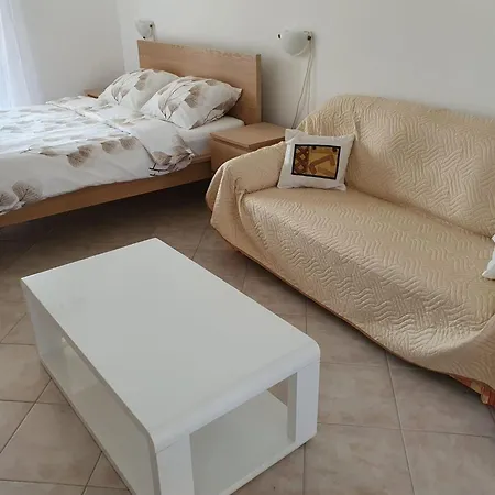 Mit Blick Auf Wasser By Interhome Banjole